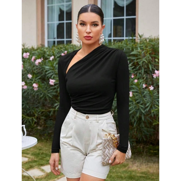 OMUZ DEKOLTELİ SİYAH BLUZ