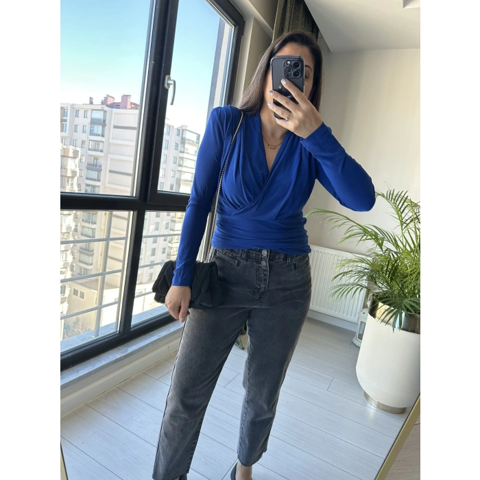OMUZLARI VATKALI MAVİ RENK BLUZ