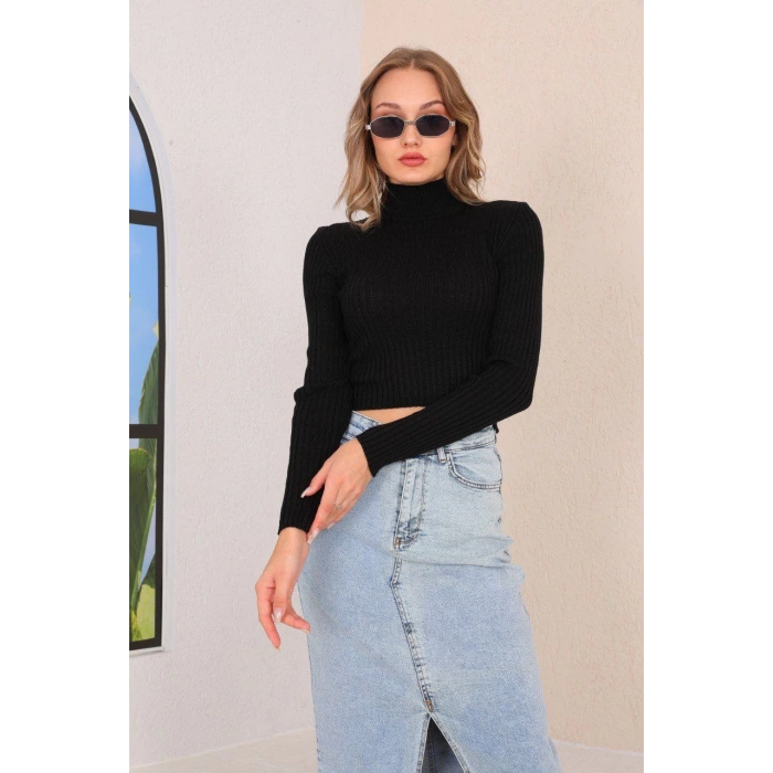 SIRT DEKOLTELİ SİYAH BADİ