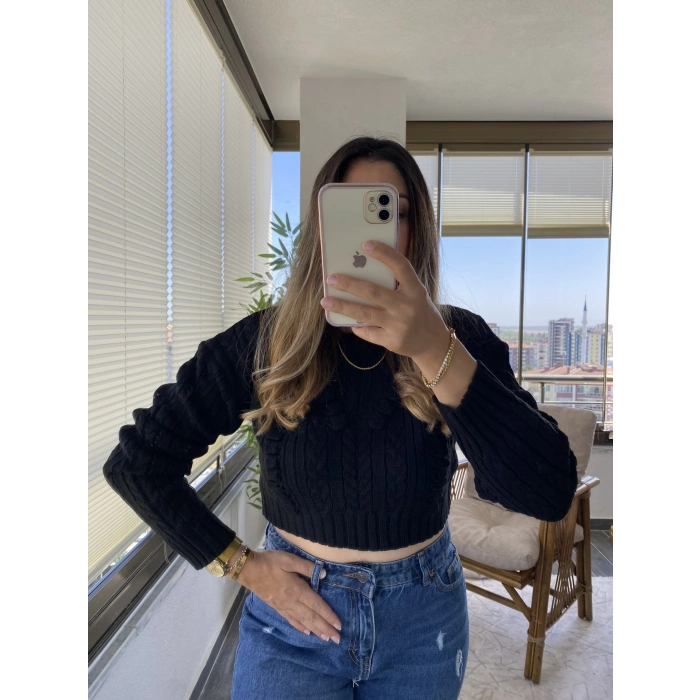 SİYAH RENK CROP KAZAK