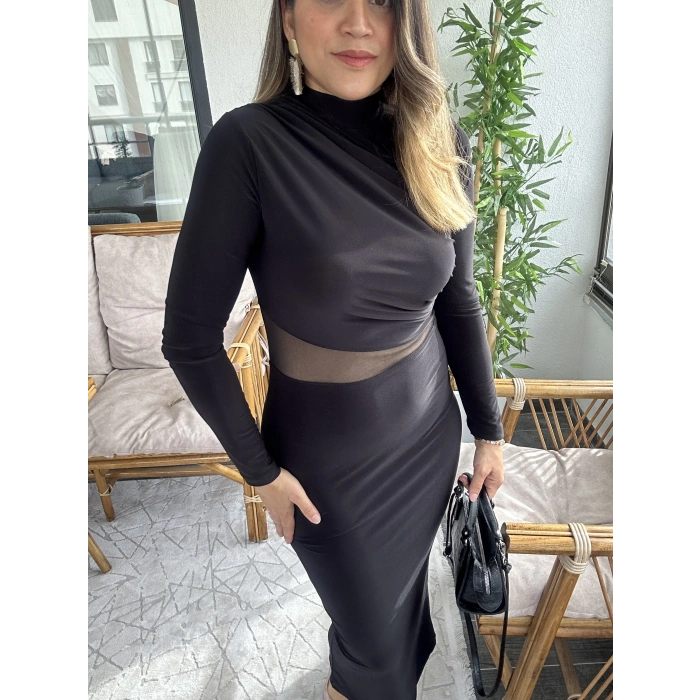 TÜL DETAYLI SİYAH ELBİSE