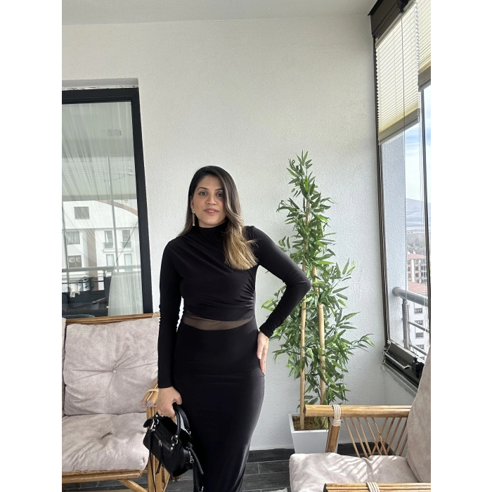 TÜL DETAYLI SİYAH ELBİSE