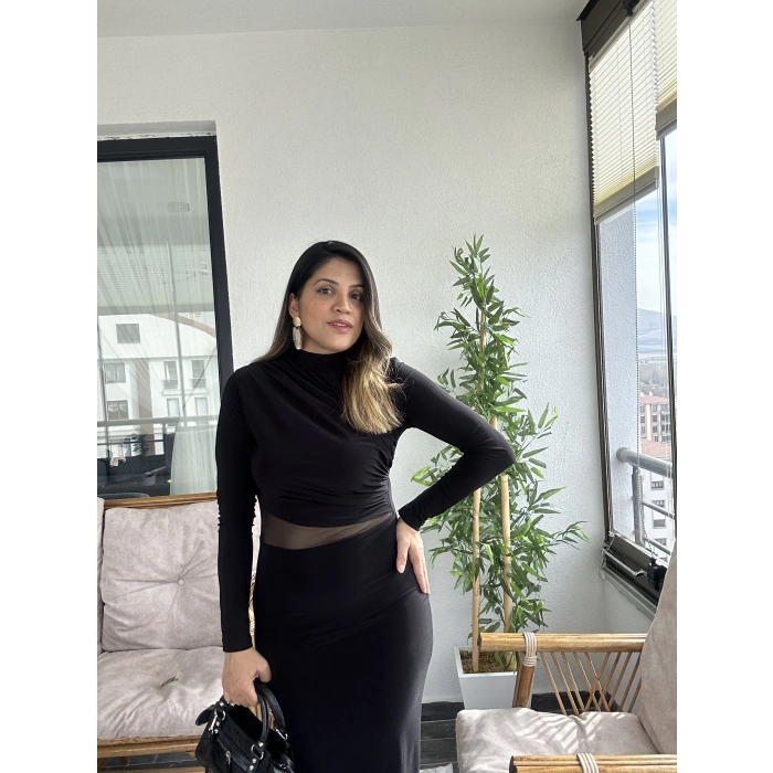 TÜL DETAYLI SİYAH ELBİSE