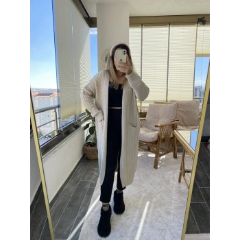 MİDİ BOY BEJ RENK ÖRGÜ HIRKA