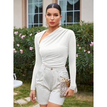 OMUZ DEKOLTELİ BEYAZ BLUZ