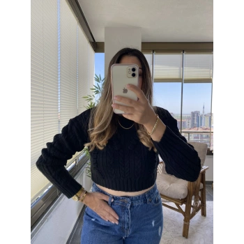 SİYAH RENK CROP KAZAK