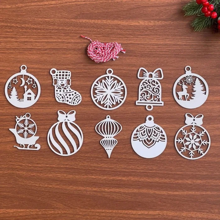 10 Parça Kırmızı Beyaz İpli Karışık Model Ahşap Yılbaşı Ağaç Süsü (5047)