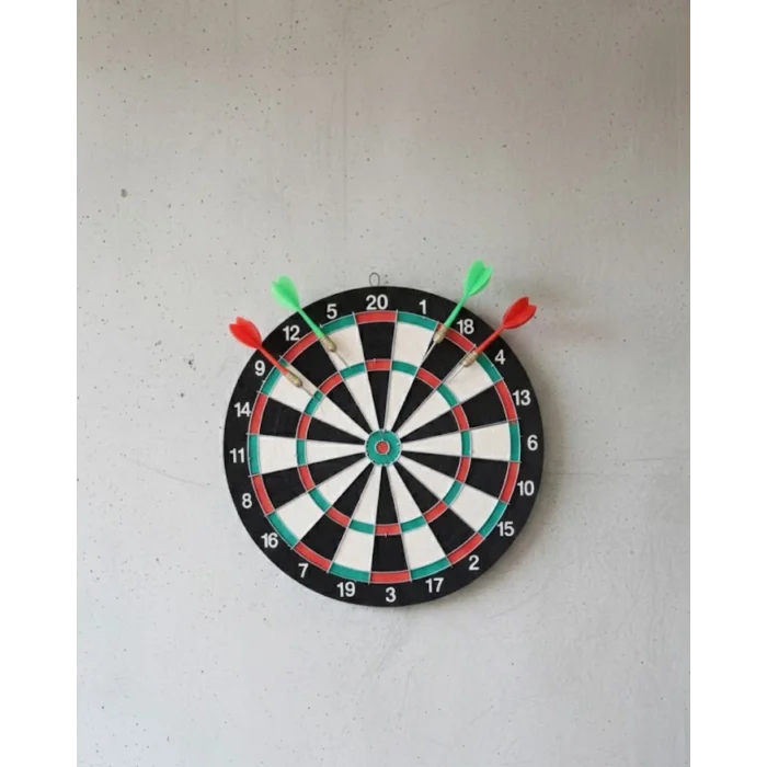 17 İnç Profesyonel Dart Tahtası Dayanıklı Yapı ve 4 Metal Dart Oku
