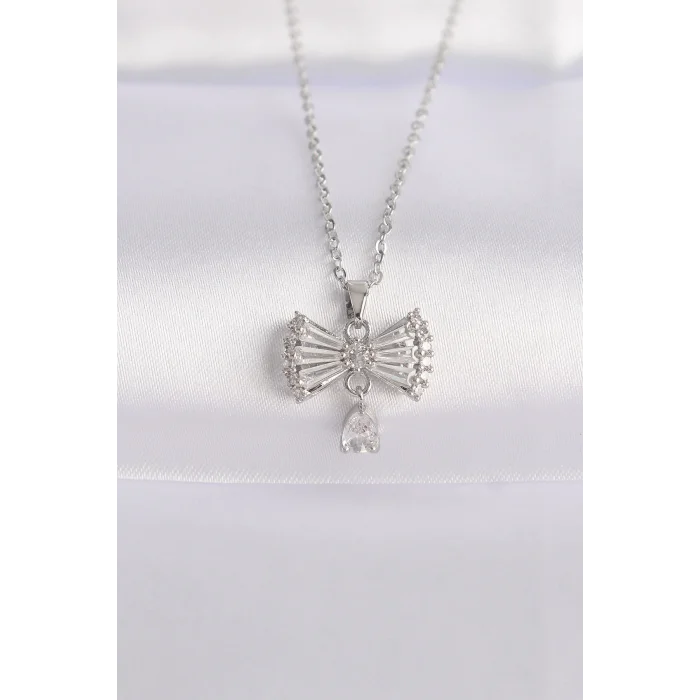 316L Çelik Zincir Gümüş Renk Zirkon Taşlı Kalp Detay Fiyonk Kolye