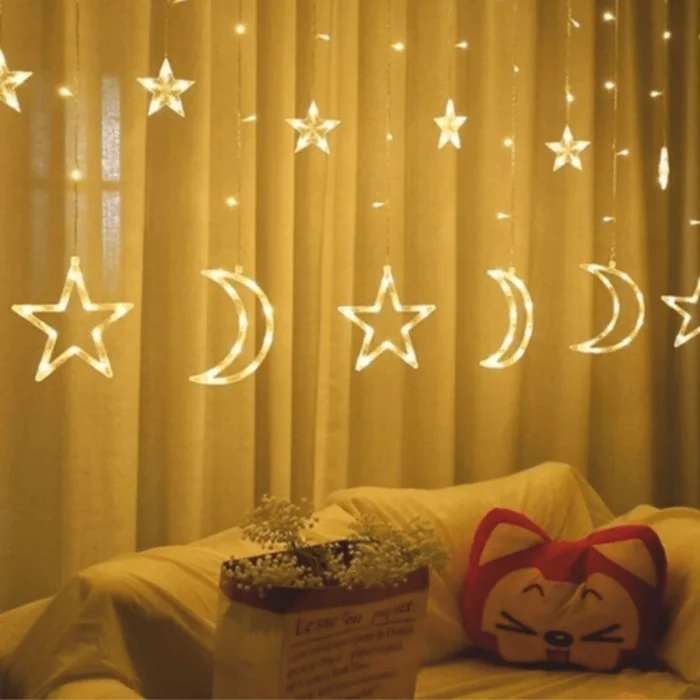 Ay ve Yıldız Figürlü Kumandalı 12 Sarkıtlı 120 LED Dekor Işık – Dekoratif Ortam ve Masaüstü Aydınlatması (5047)