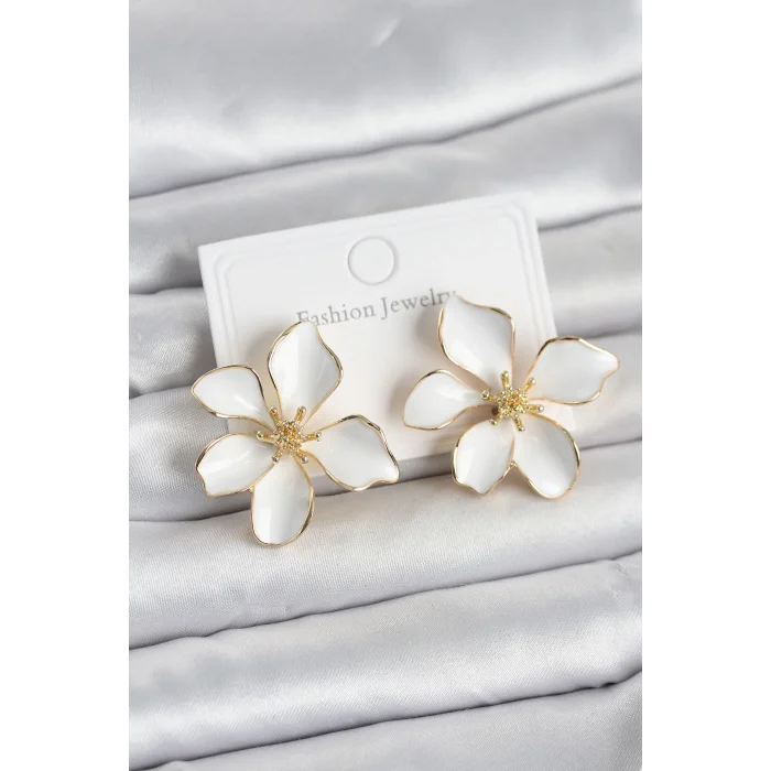 Beyaz Mineli Çiçek Model Pirinç Kadın Küpe