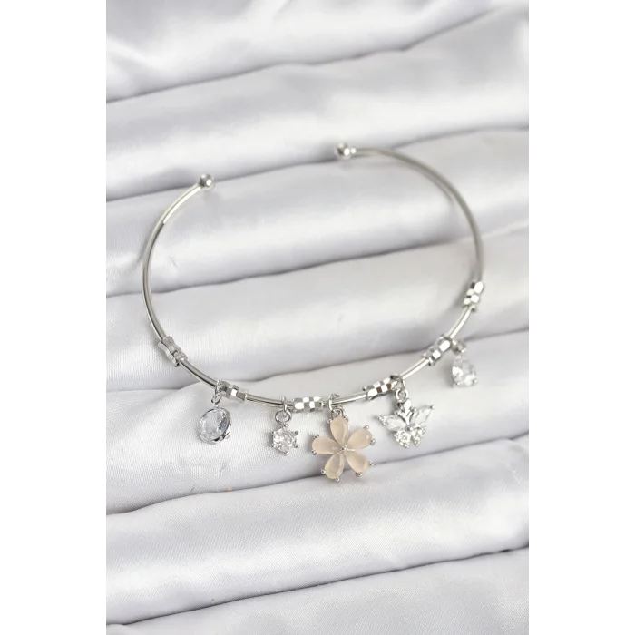 Çiçek ve Kelebek Charmlı Gümüş Renk Pirinç Kadın Bileklik