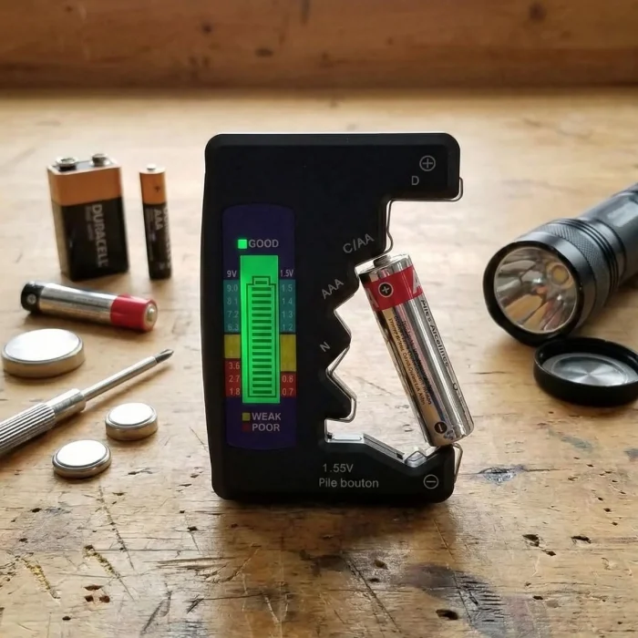 Evrensel Dijital Pil Test Cihazı – AA, AAA, C, D, N, 9V ve Düğme Pil Uyumlu Mini Pil Kapasite & Seviye Ölçer (5047)