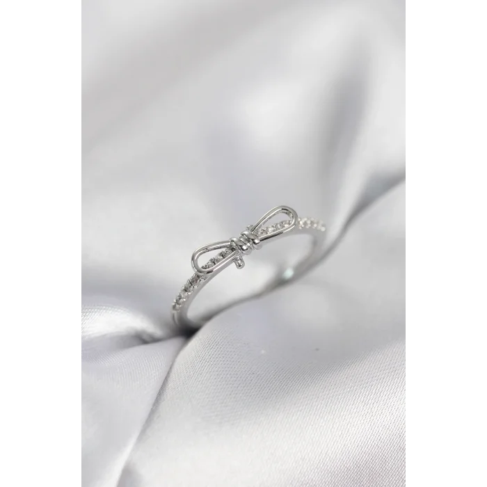 Fiyonk Model Zirkon Taşlı Gümüş Renk Kadın Yüzük