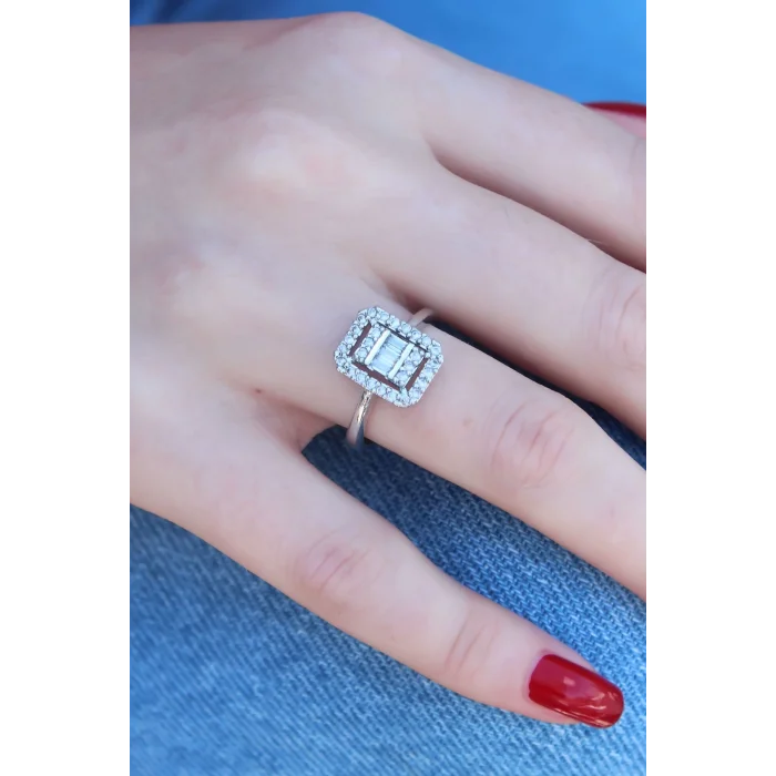 Gümüş Renk Baget Zirkon Taşlı Kadın Yüzük