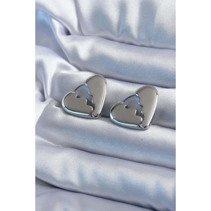 Gümüş Renk Kırık Kalp Model Pirinç Kadın Küpe