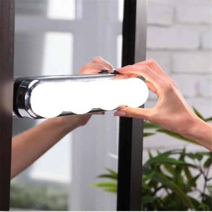 Kablosuz Parlak Banyo Stüdyo Makyaj Aynası Işığı Pilli Vantuzlu Taşınabilir 4 Led Ampul (5047)