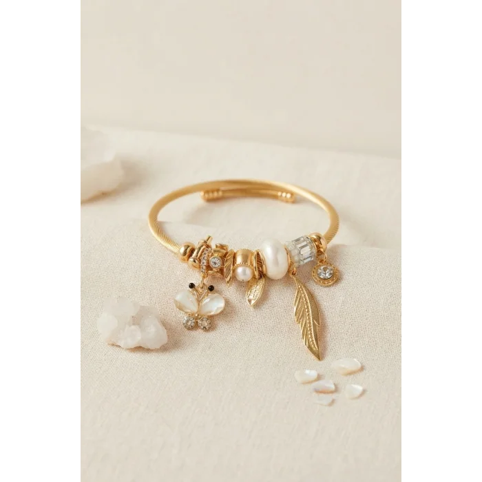 Kelebek Model Gold Renk Beyaz Charmlı Bileklik
