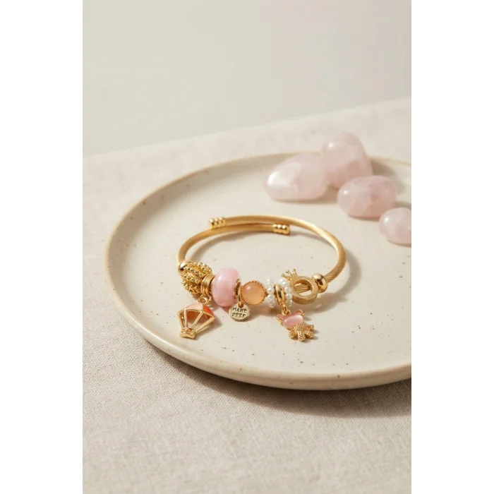 Pembe Uçan Model Charmlı Gold Renk Bileklik