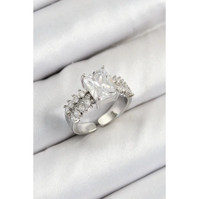 Pirinç  Büyük Zirkon Taşlı Model Gümüş Renk Kadın Yüzük