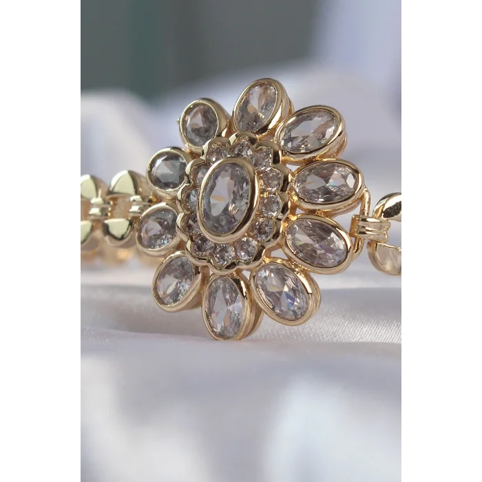 Pirinç Gold Renk İri Zirkon Taşlı Çiçek Figürlü Bileklik