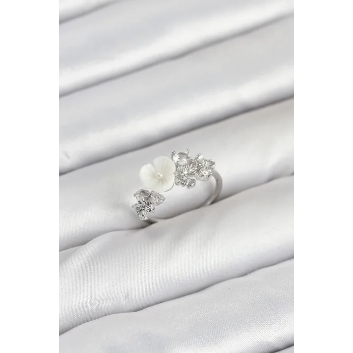 Pirinç Gümüş Renk Çiçek Model Zirkon Taşlı Kadın Yüzük