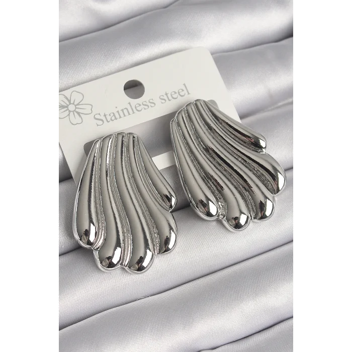 Pirinç Gümüş Renk İşlemeli İstiridye Model Kadın Küpe