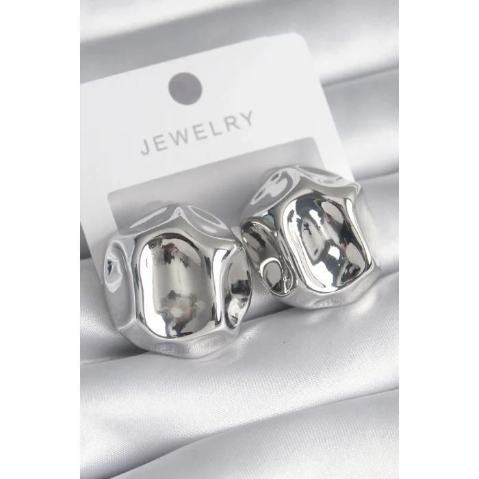 Pirinç Gümüş Renk İşlemeli Top Model Kadın Küpe