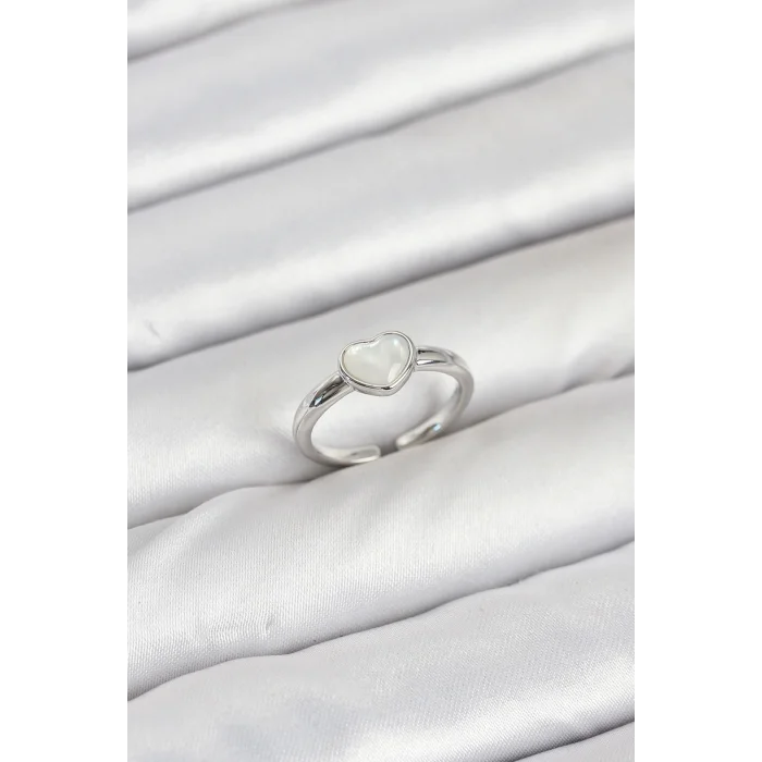 Pirinç Gümüş Renk Kalpli Kadın Yüzük