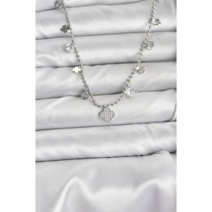 Pirinç Gümüş Renk Yonca Model Kadın Kolye