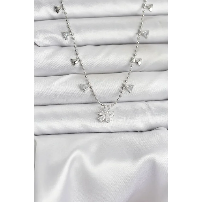 Pirinç Gümüş Renk Zirkon Taşlı Çiçek Model Kadın Kolye