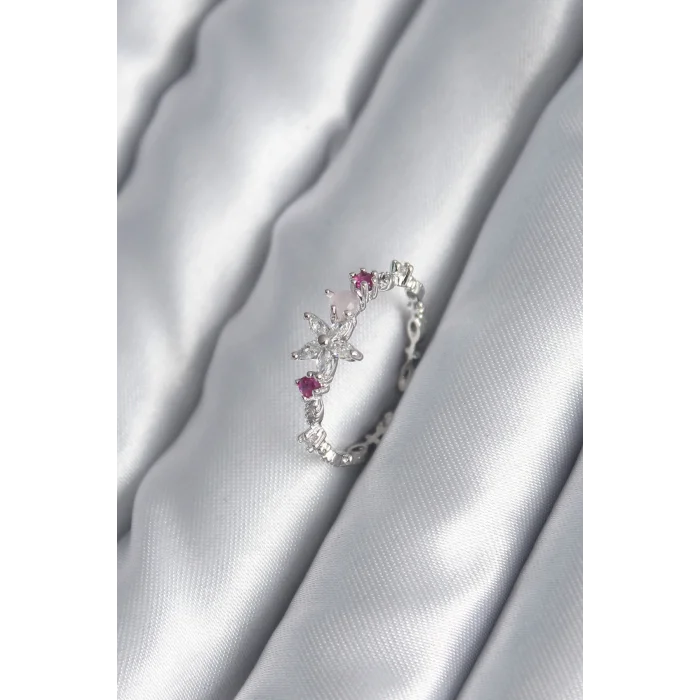 Pirinç Gümüş Renk Zirkon Taşlı Çiçek Model Pembe Zirkon Taş Detay Kadın Yüzük