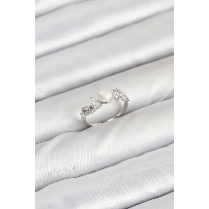 Pirinç Gümüş Renk Zirkon Taşlı İncili Model Kadın Yüzük