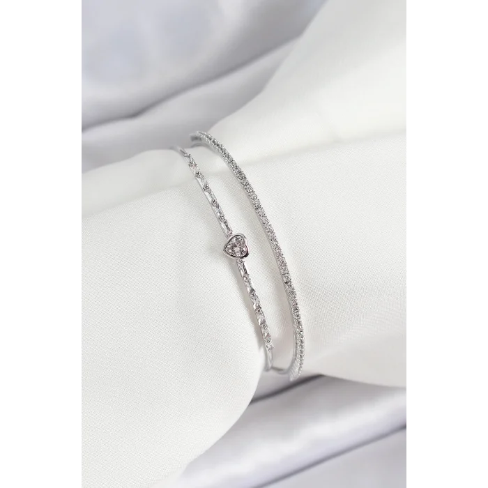 Pirinç Gümüş Renk Zirkon Taşlı Kalp Detaylı Kadın Bileklik