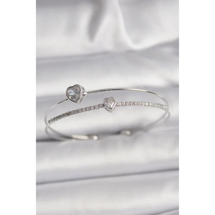 Pirinç Gümüş Renk Zirkon Taşlı Kalp Model Kadın Bileklik