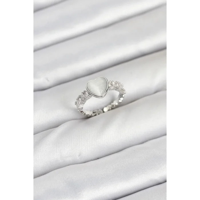 Pirinç Gümüş Renk Zirkon Taşlı Kalpli Kadın Yüzük