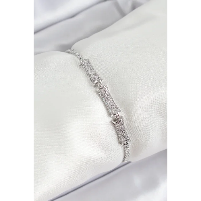 Pirinç Gümüş Renk Zirkon Taşlı Kemik Model Kadın Bileklik