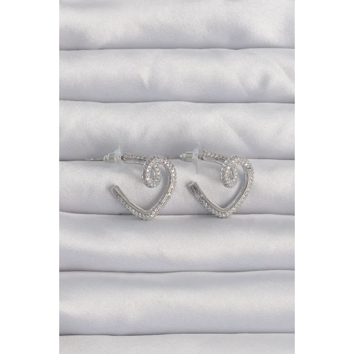 Pirinç Gümüş Renk Zirkon Taşlı Kıvrımlı Yarım Kalp Küpe