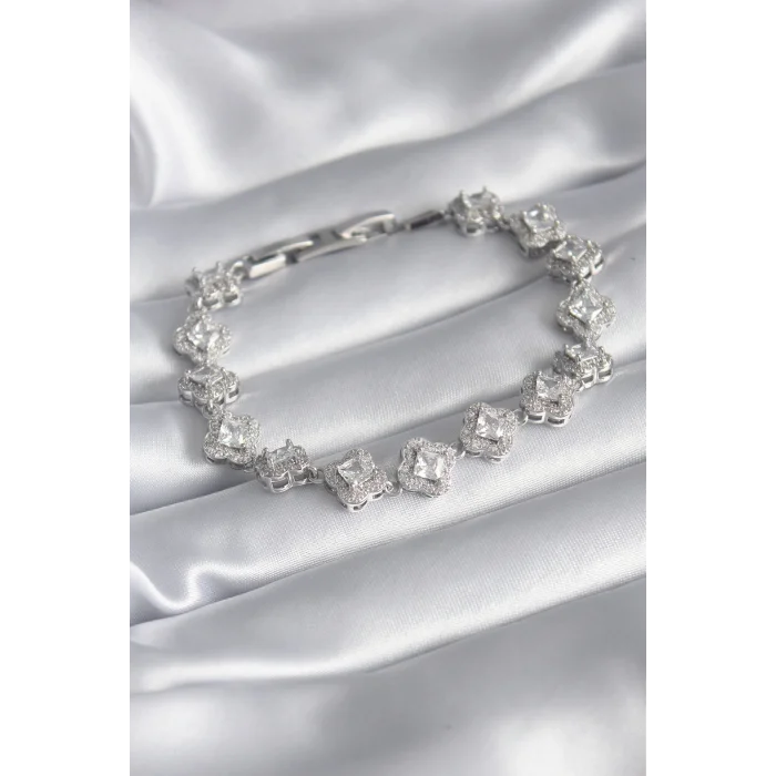 Pirinç Gümüş Renk Zirkon Taşlı Yonca Model VIP Seri Kadın Bileklik