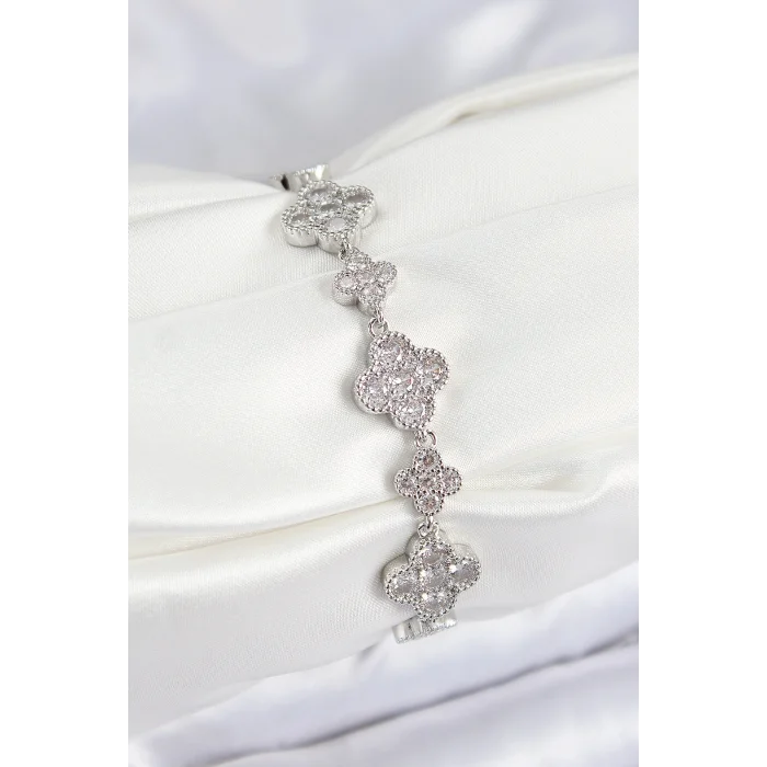 Pirinç Zirkon Taşlı Yonca Model Gümüş Renk VIP Seri Kadın Bileklik