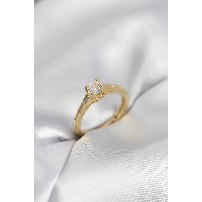 Tek Taş Gold Renk Zirkon Taşlı Model Kadın Yüzük
