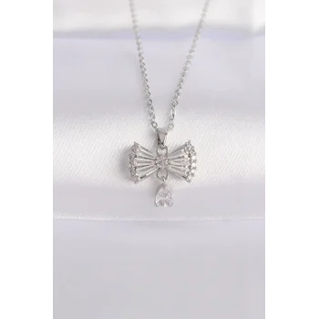 316L Çelik Zincir Gümüş Renk Zirkon Taşlı Kalp Detay Fiyonk Kolye