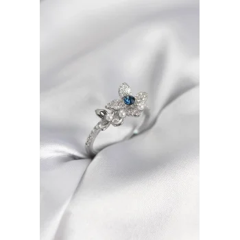 Gümüş Renk Çiçek Model Zirkon Taşlı Kadın Yüzük