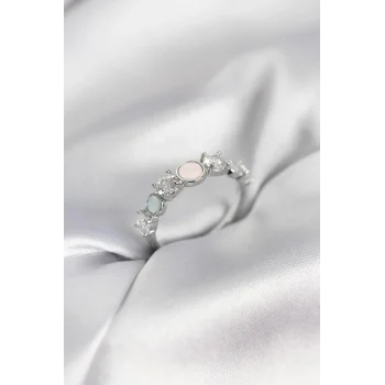 Gümüş Renk Minimal Plaka ve Zirkon Taşlı Kadın Yüzük