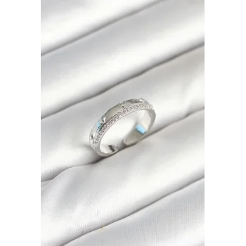 Gümüş Renk Şerit Zirkon Taşlı Kadın Yüzük