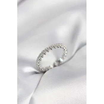 Gümüş Renk Sıralı Zirkon Taşlı Model Kadın Yüzük