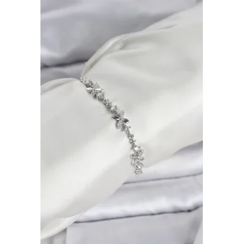 Gümüş Renk Yonca Model Zirkon Taşlı Asansörlü Kadın Bileklik