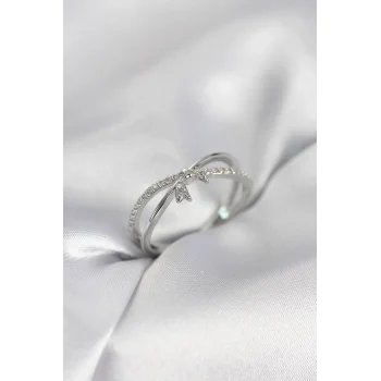 Gümüş Renk Zirkon Taşlı Fiyonk Model Kadın Yüzük