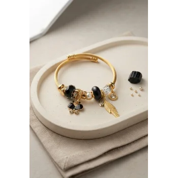 Kelebek Model Gold Renk Siyah Charmlı Bileklik