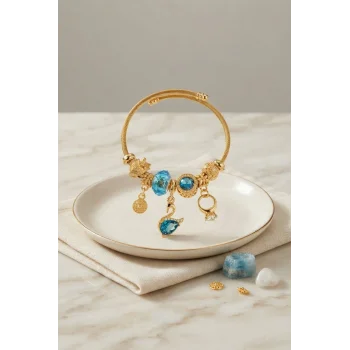 Mavi Kuğu Model Gold Renk Charmlı Bileklik